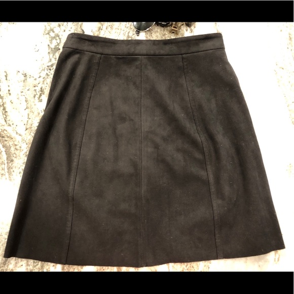 Back mini skirt - Picture 2 of 3